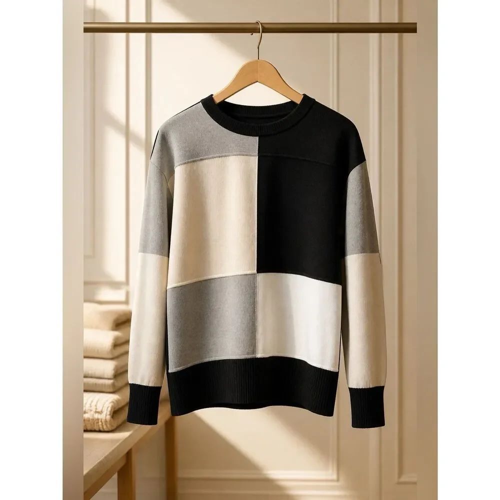 Colorblock Sweater in Black, White, and Gray Size Small